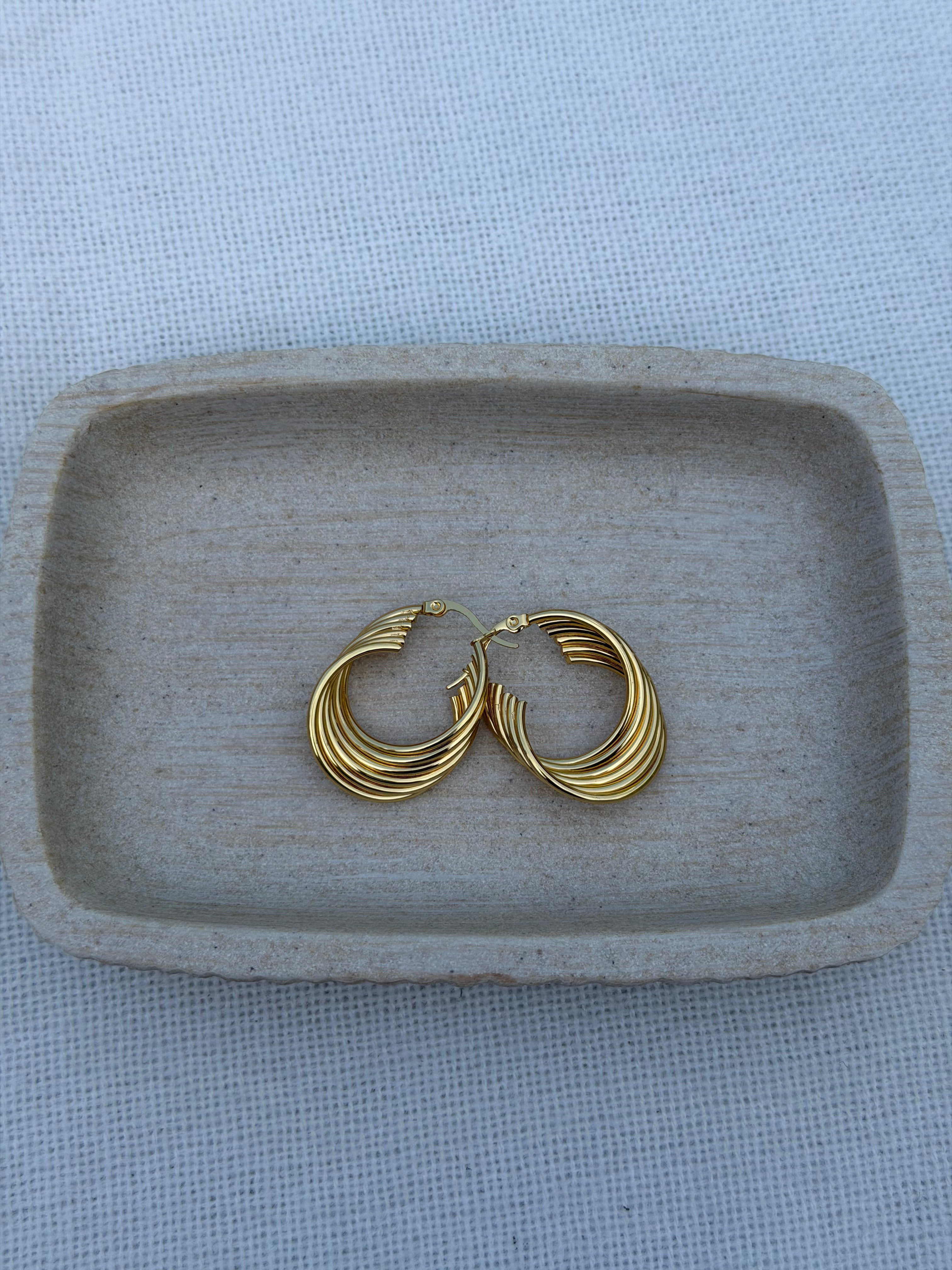 Ribbed Contour Earrings
