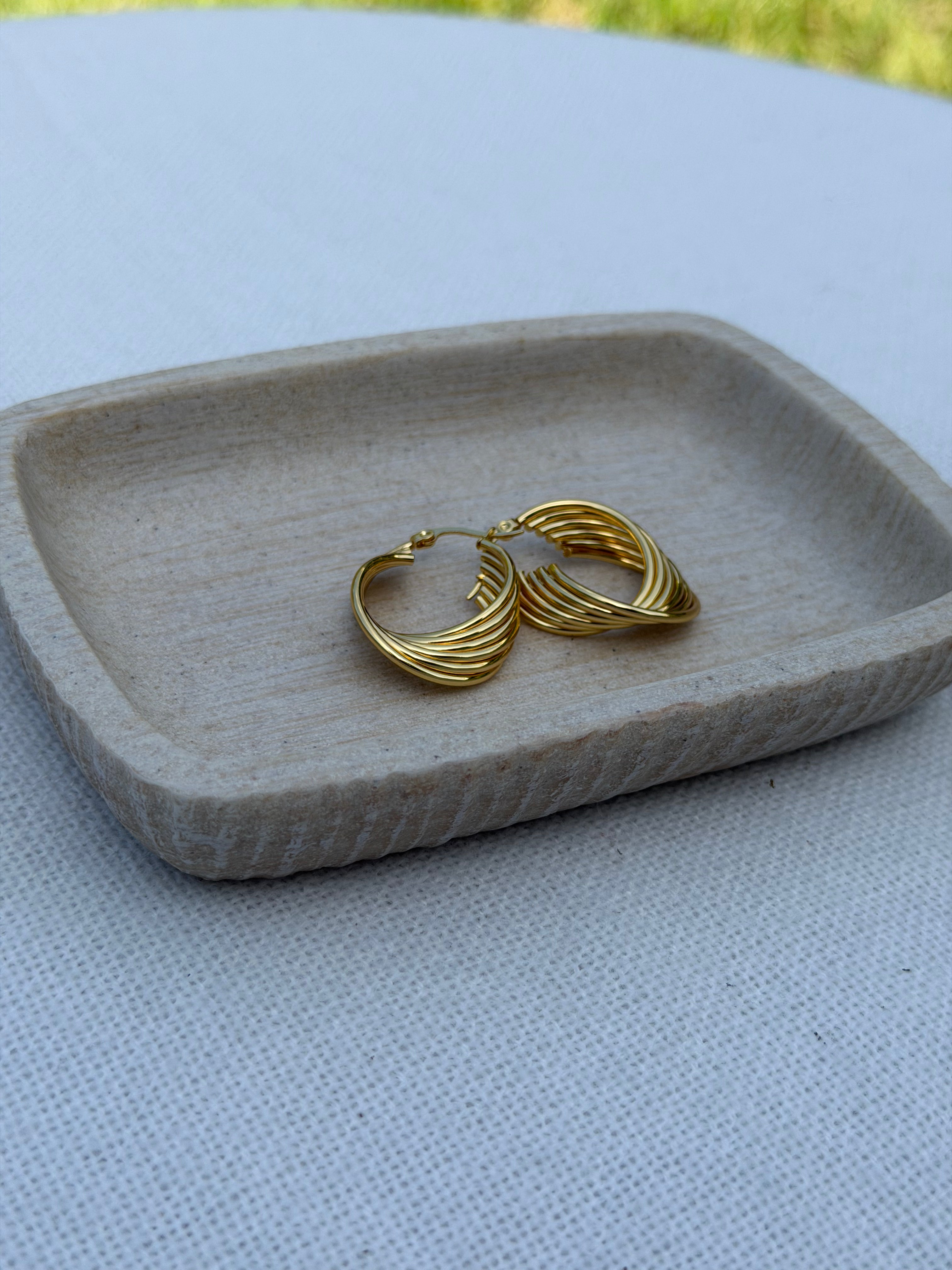 Ribbed Contour Earrings