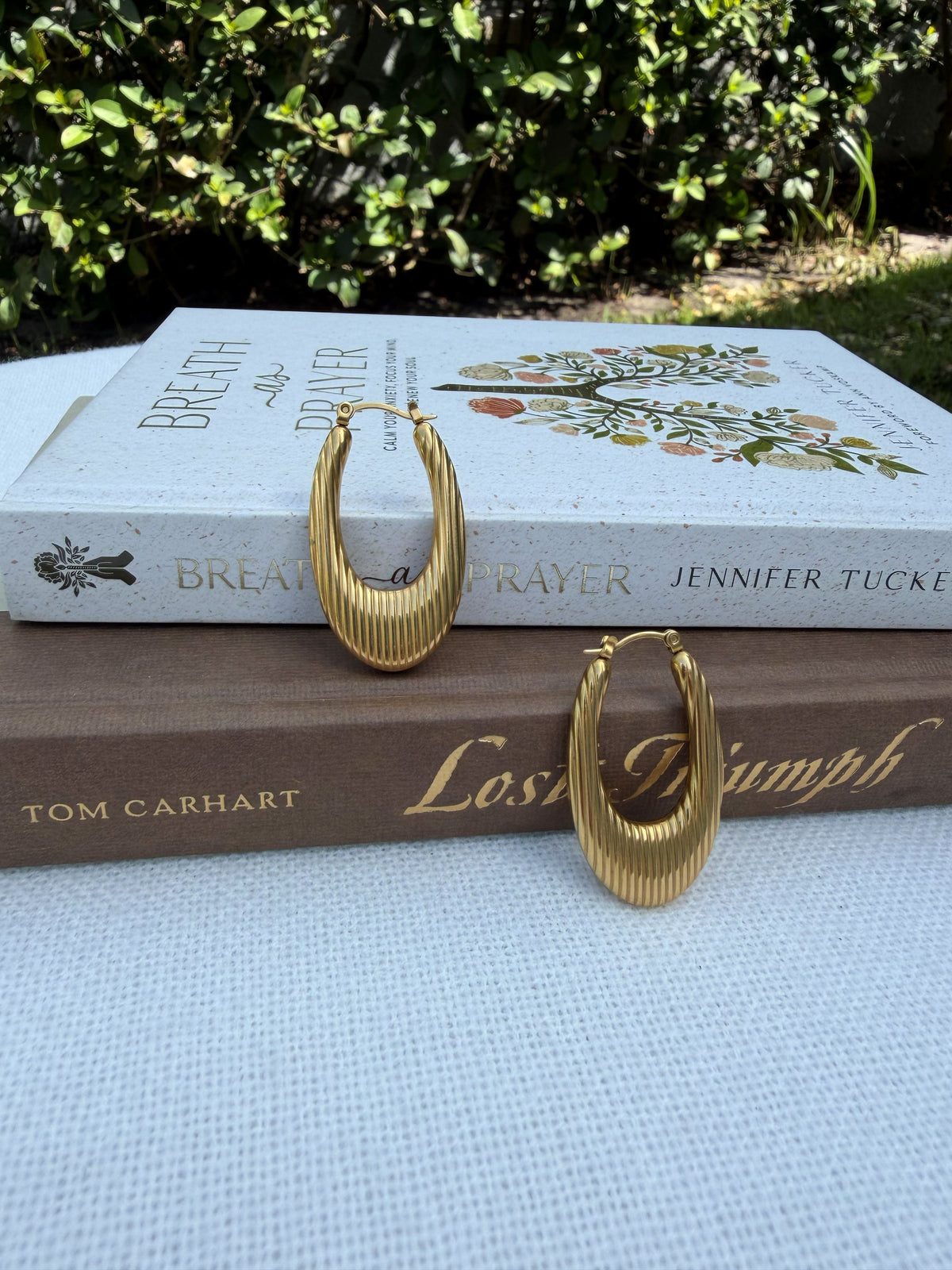 Sculpted Ribbed Hoops