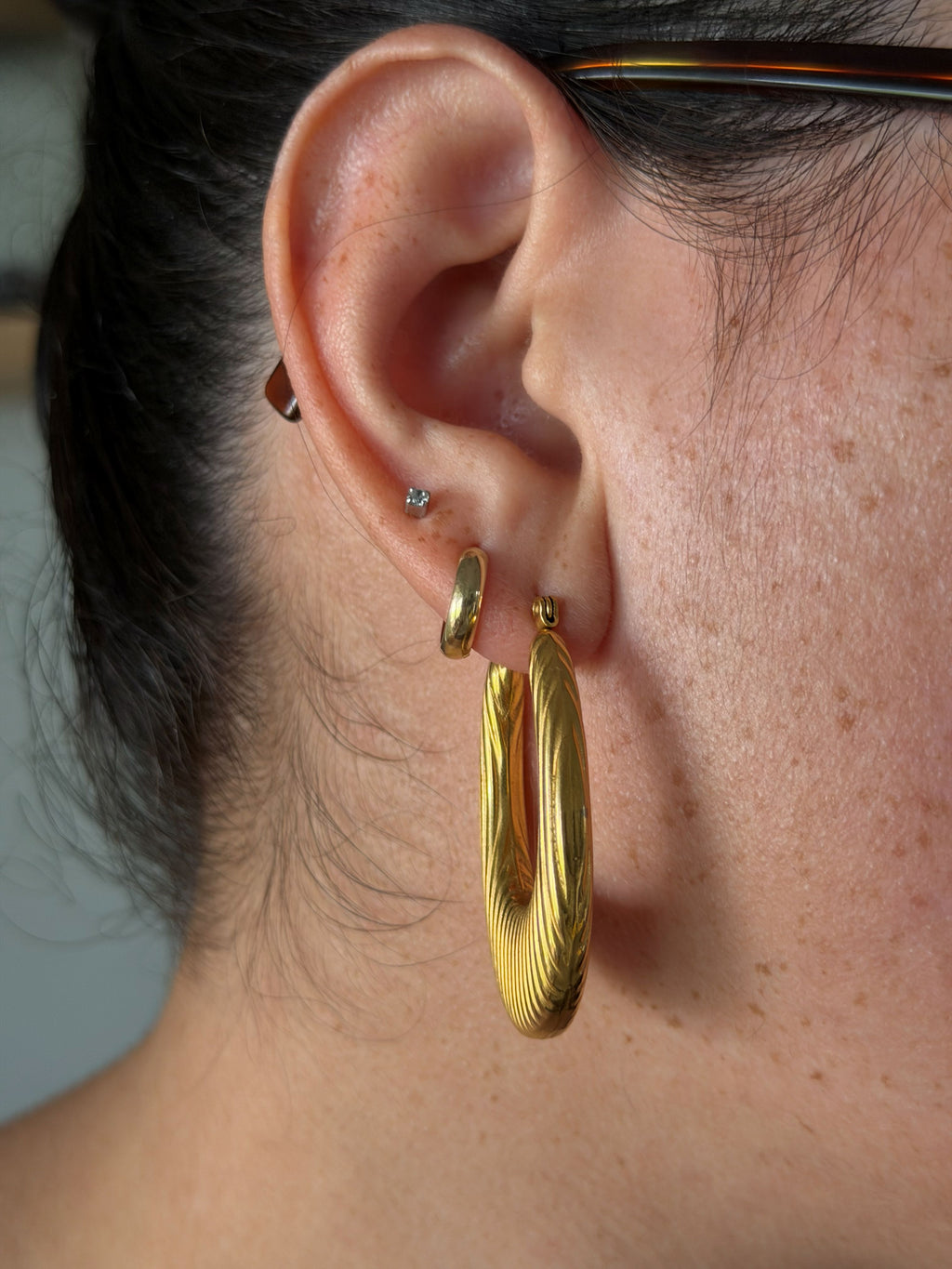 Sculpted Ribbed Hoops