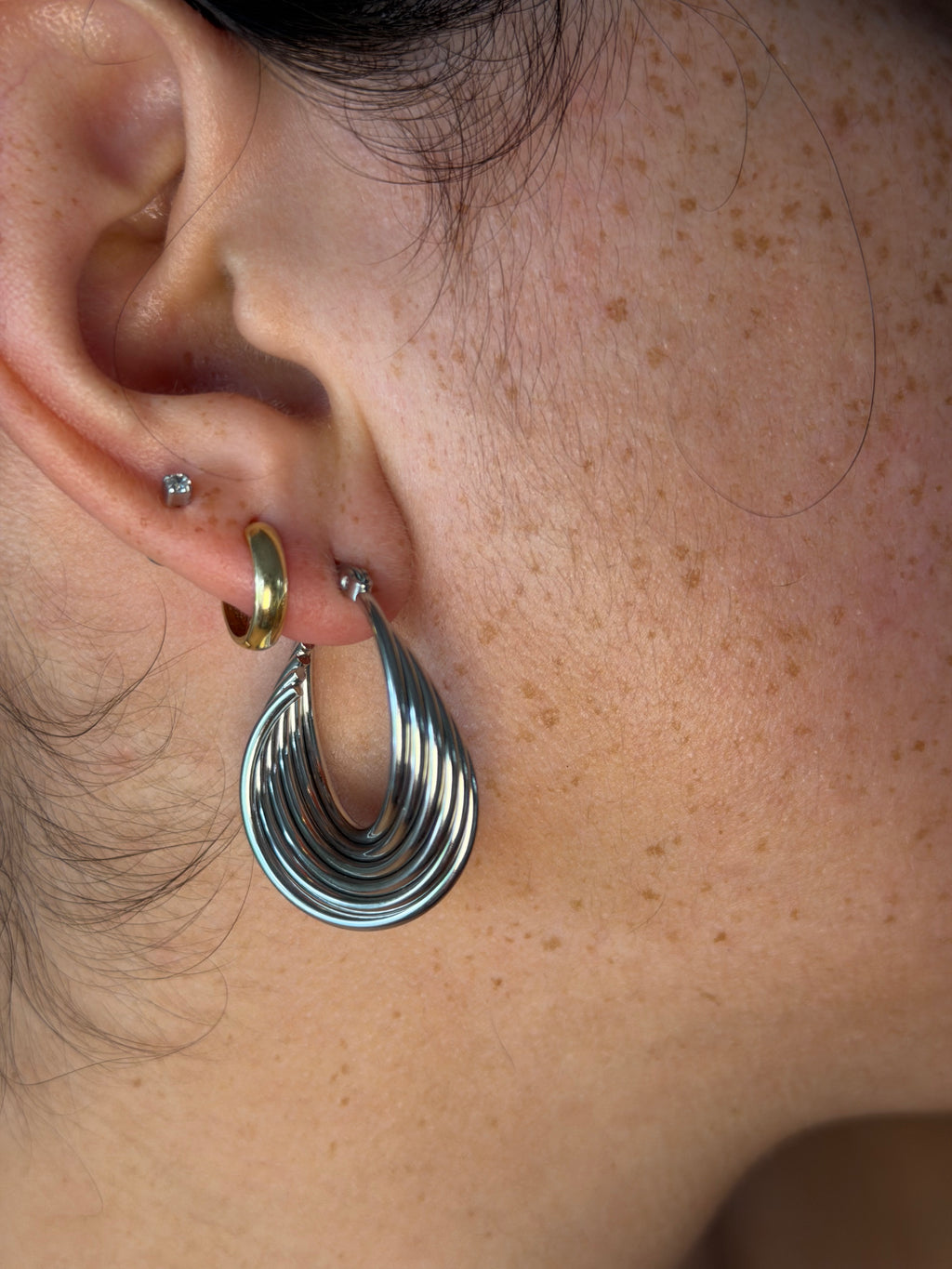 Ribbed Contour Earrings