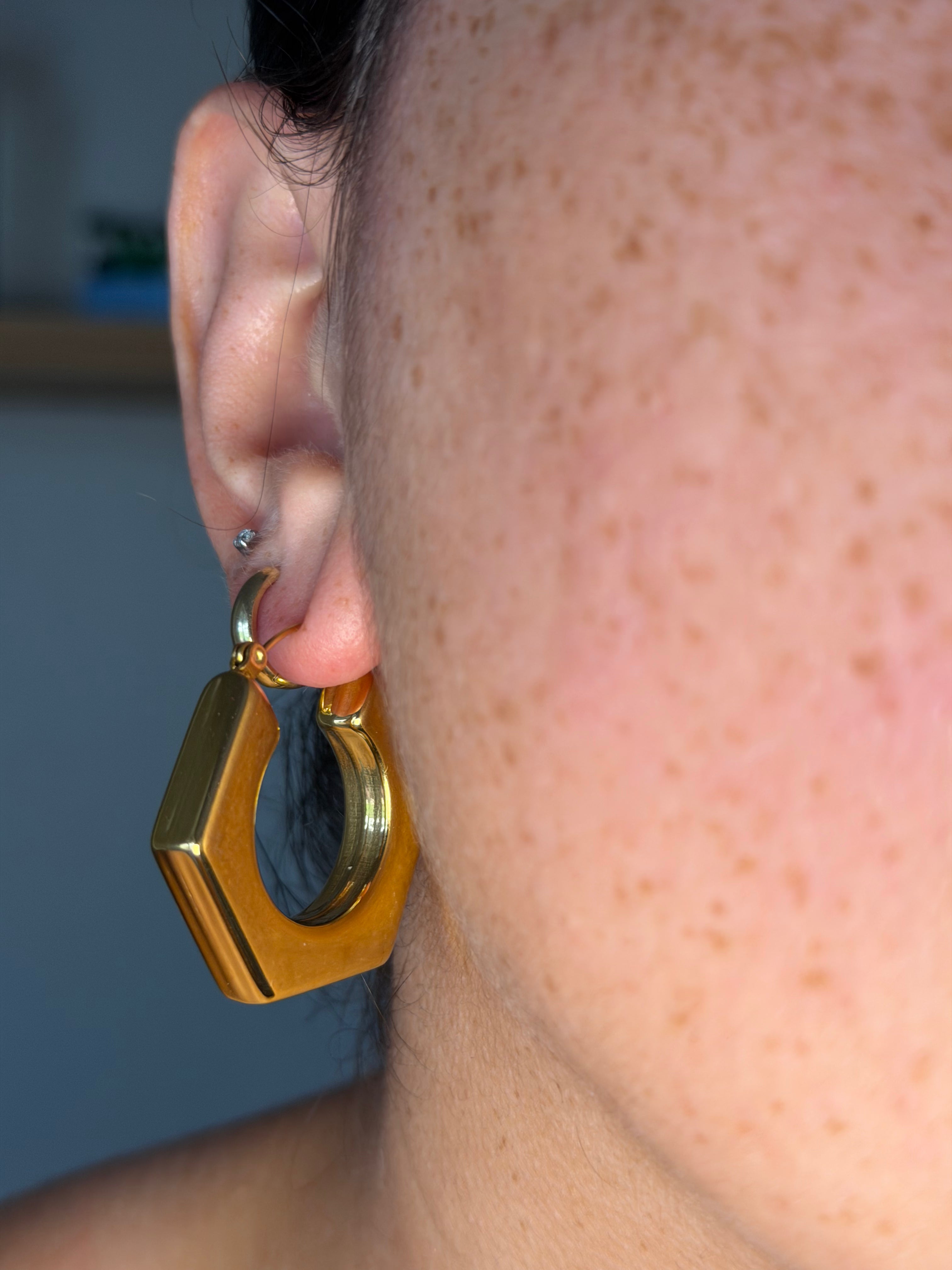 Geometric Chunky Hoops